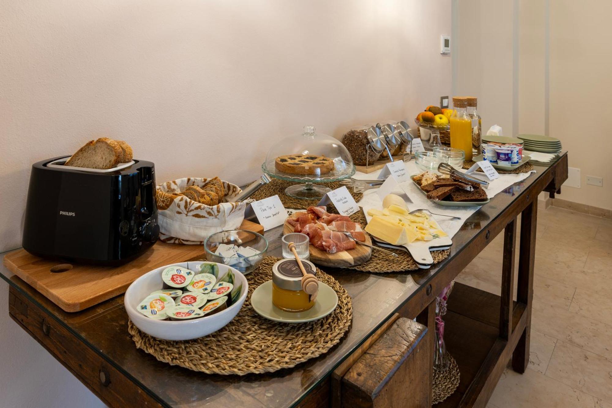 Borghi Palazzo Gessi Room And Breakfast المظهر الخارجي الصورة
