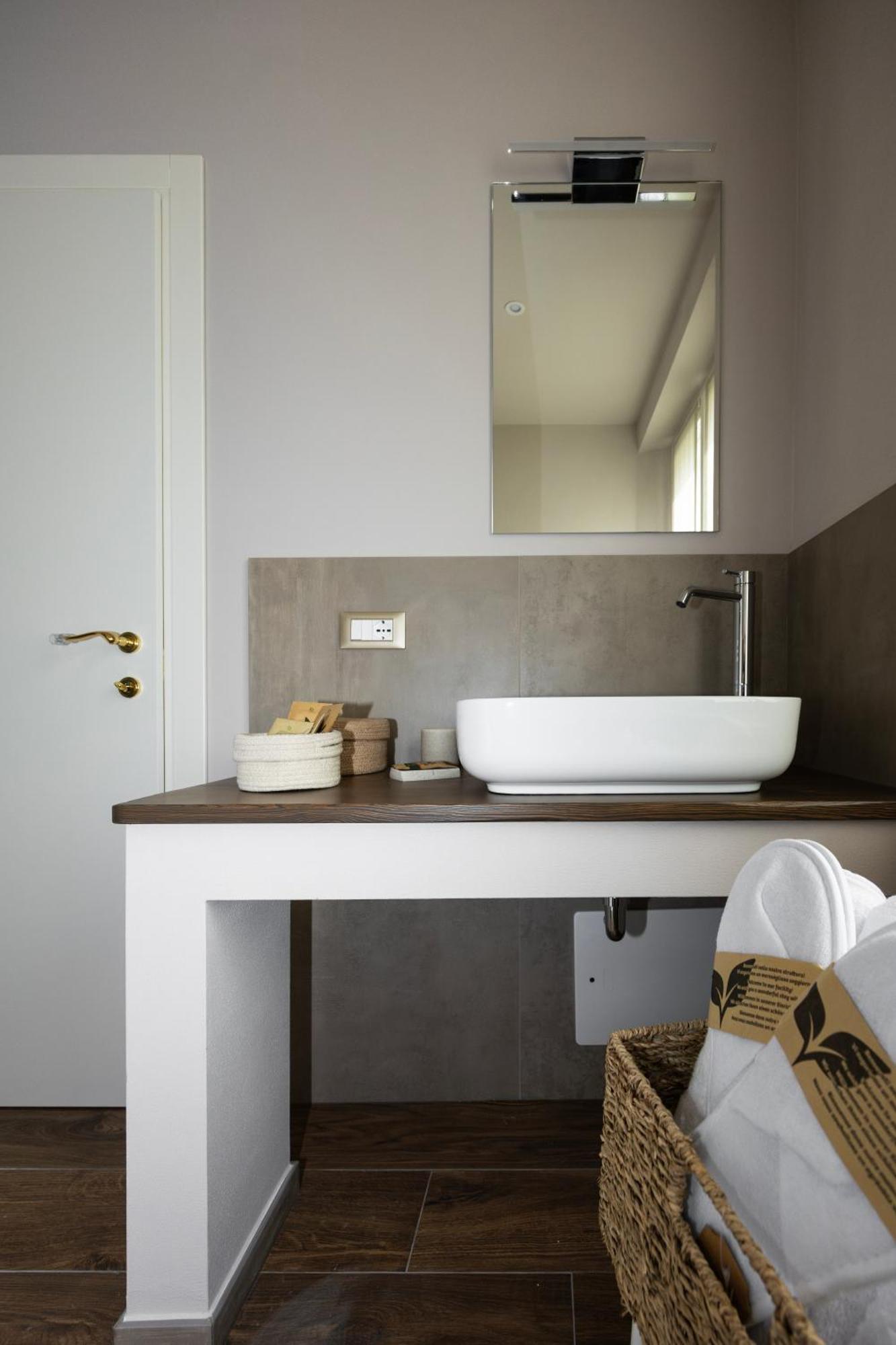 Borghi Palazzo Gessi Room And Breakfast المظهر الخارجي الصورة