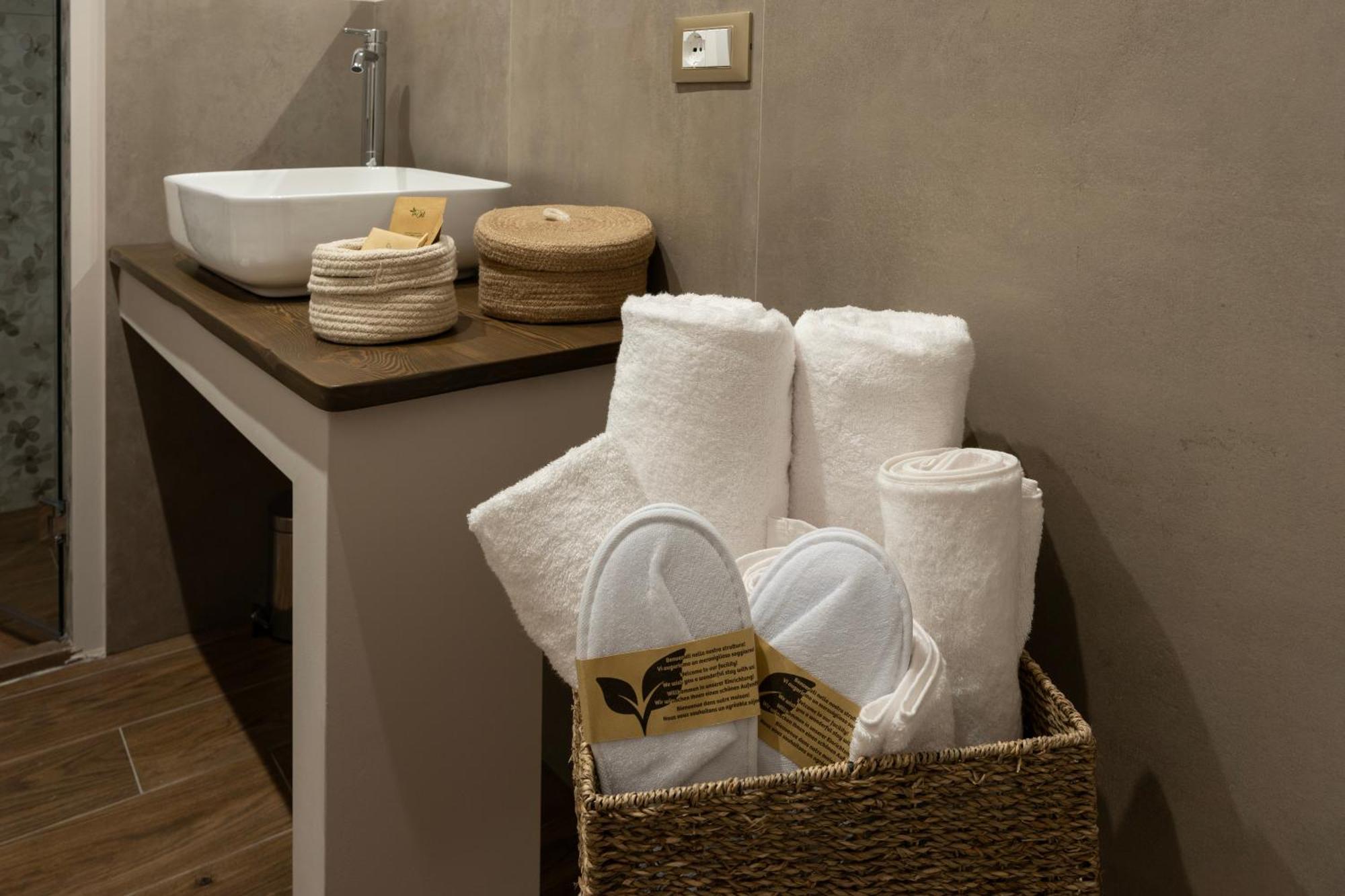 Borghi Palazzo Gessi Room And Breakfast المظهر الخارجي الصورة