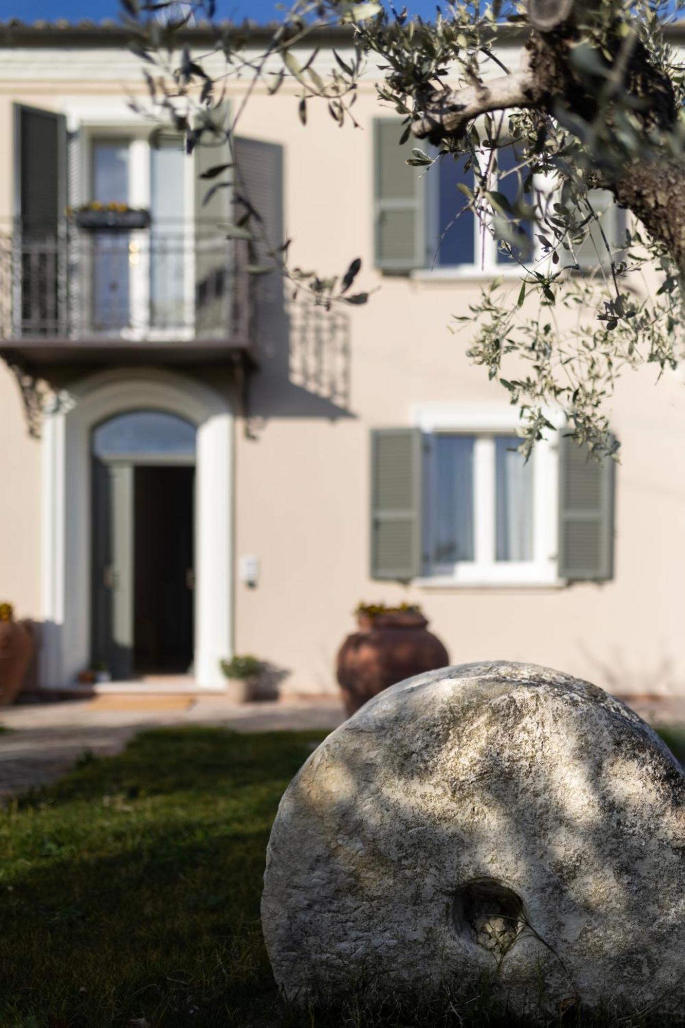 Borghi Palazzo Gessi Room And Breakfast المظهر الخارجي الصورة
